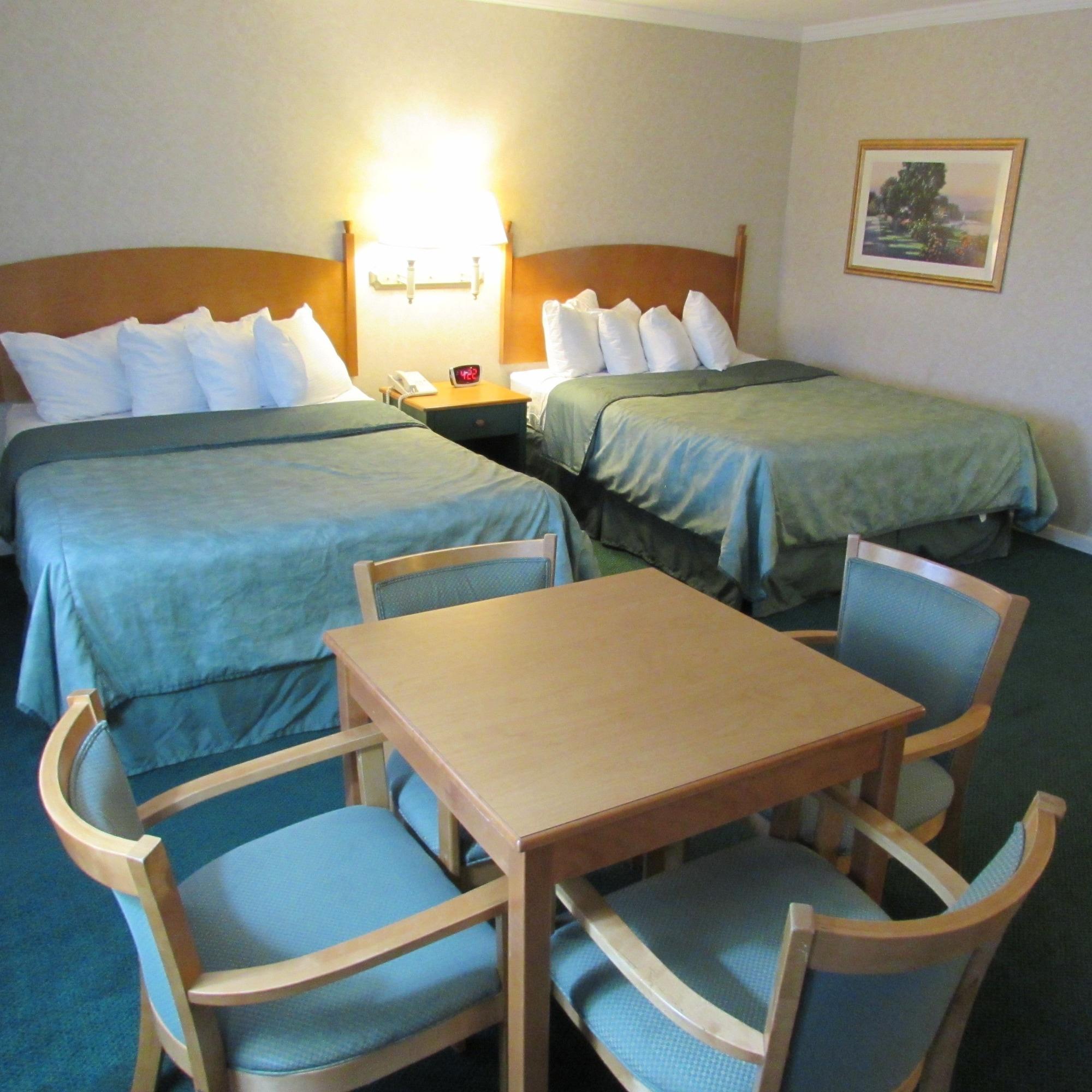 אסקנבה Magnuson Grand Pioneer Inn And Suites מראה חיצוני תמונה
