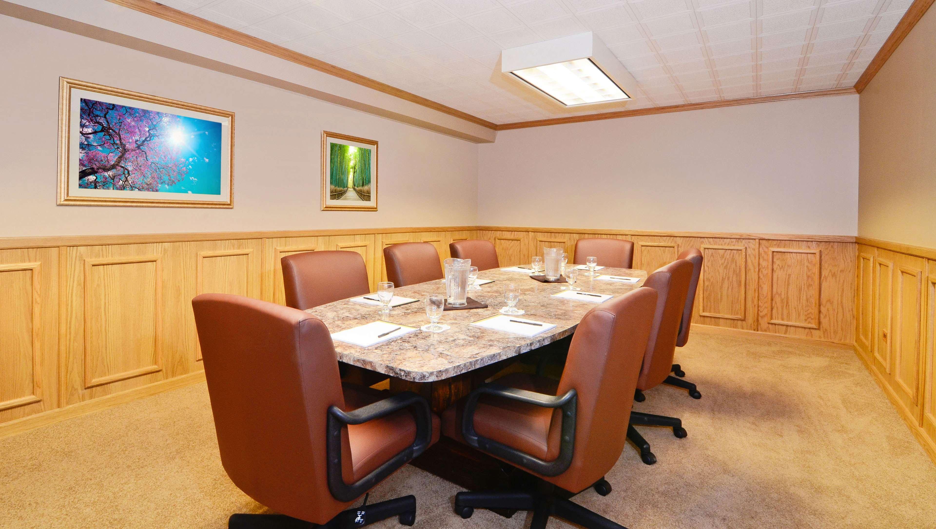 אסקנבה Magnuson Grand Pioneer Inn And Suites מראה חיצוני תמונה