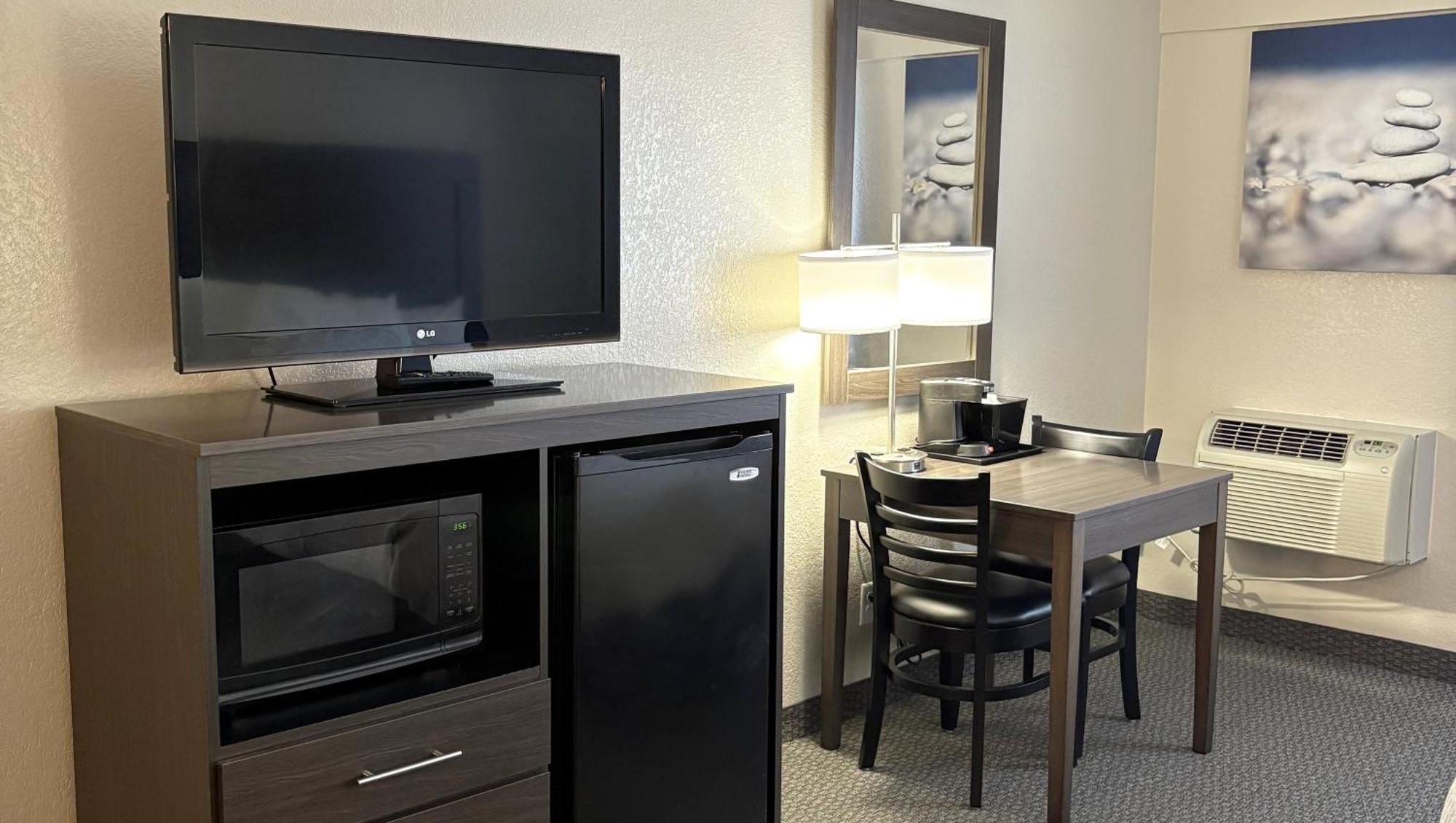 אסקנבה Magnuson Grand Pioneer Inn And Suites מראה חיצוני תמונה