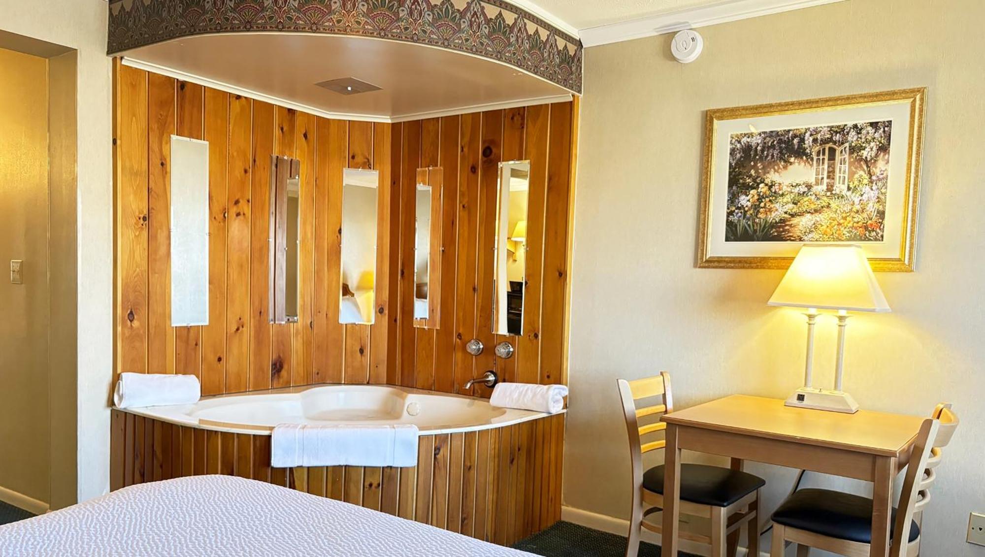 אסקנבה Magnuson Grand Pioneer Inn And Suites מראה חיצוני תמונה