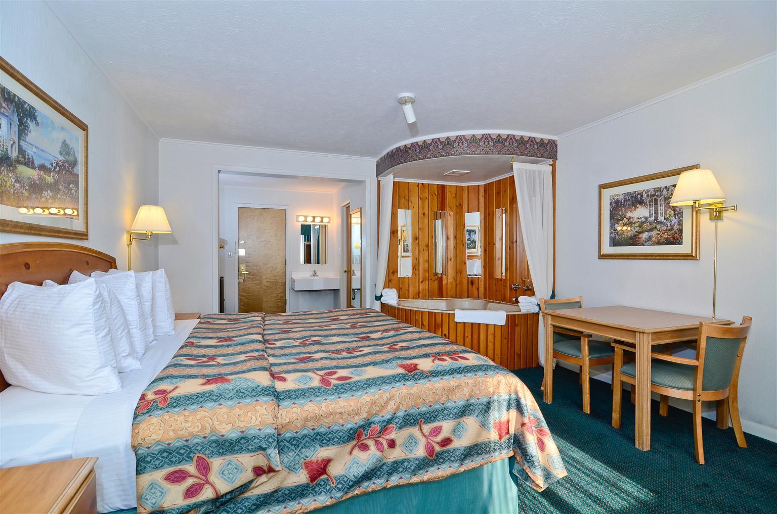 אסקנבה Magnuson Grand Pioneer Inn And Suites מראה חיצוני תמונה