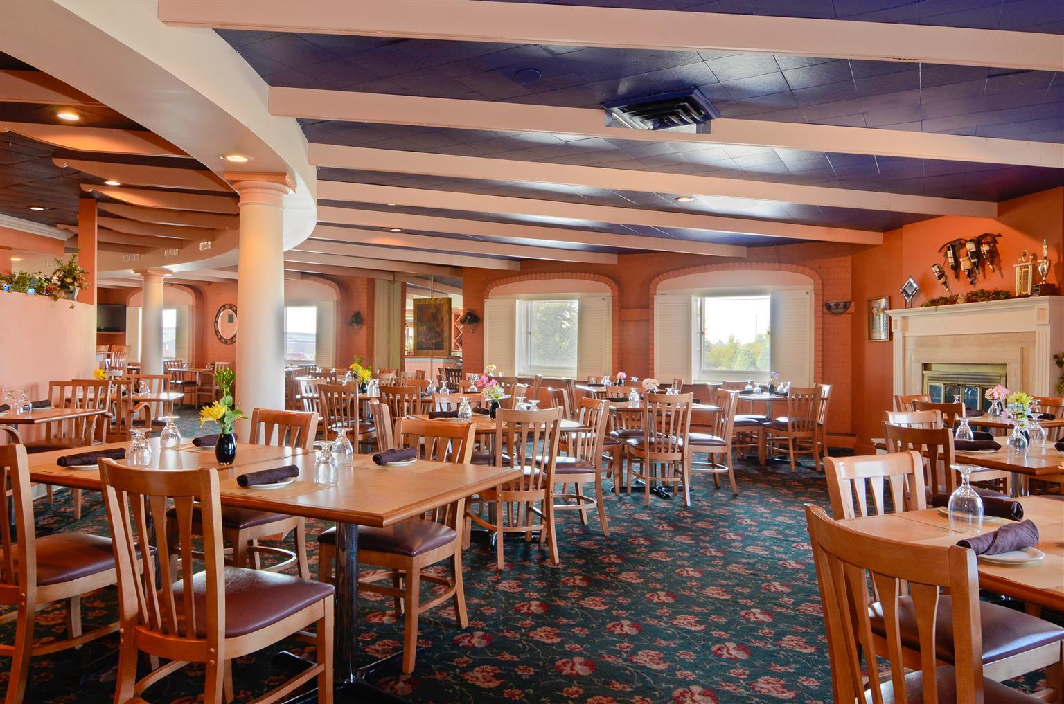 אסקנבה Magnuson Grand Pioneer Inn And Suites מסעדה תמונה