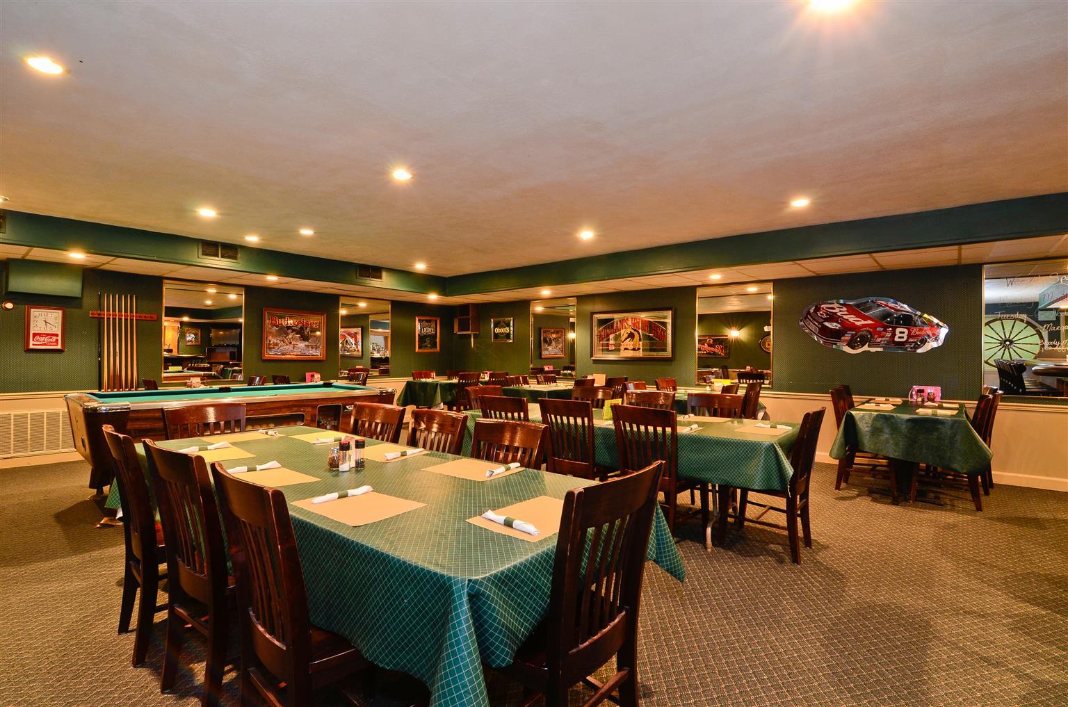 אסקנבה Magnuson Grand Pioneer Inn And Suites מראה חיצוני תמונה