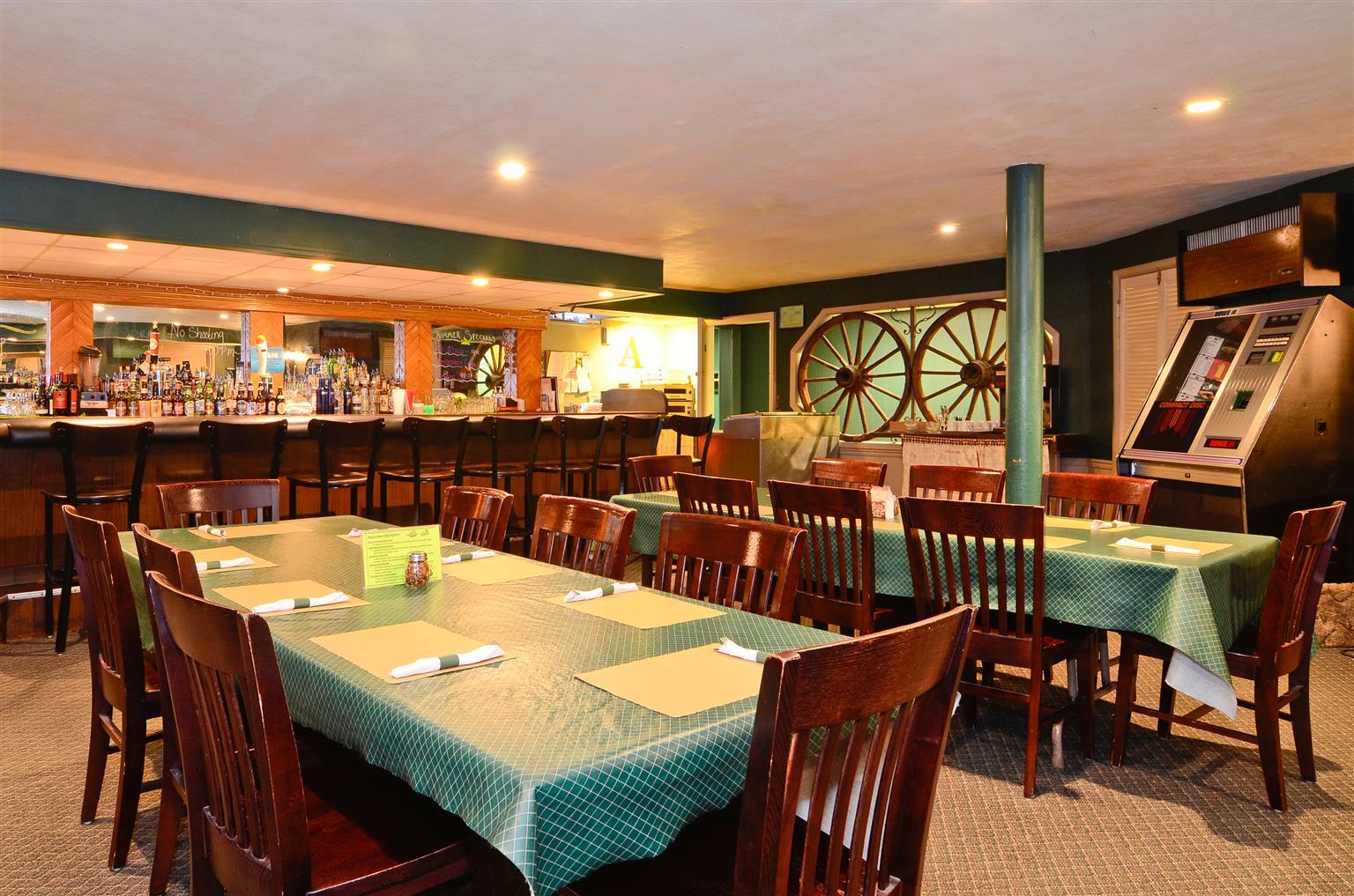 אסקנבה Magnuson Grand Pioneer Inn And Suites מסעדה תמונה