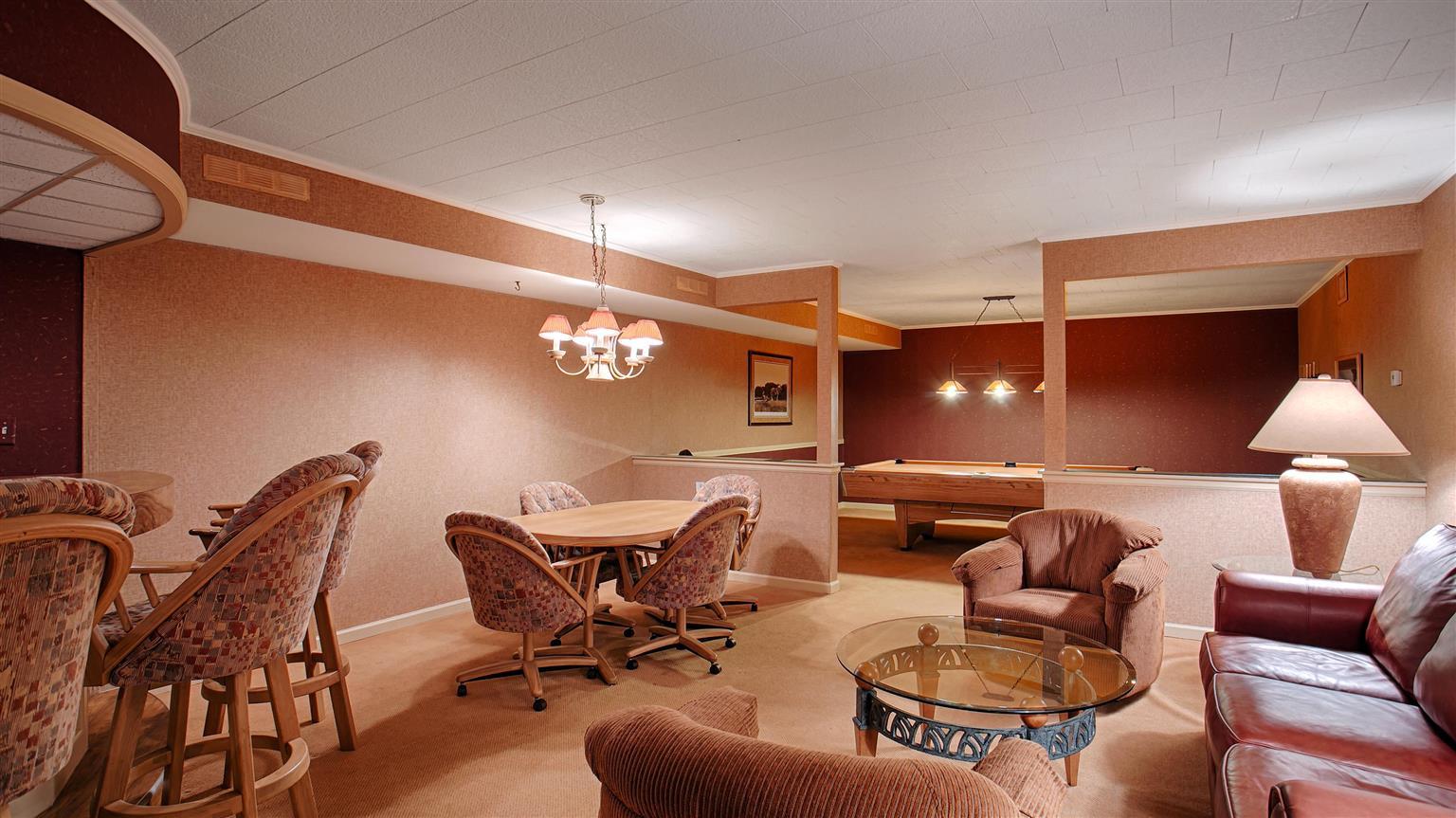 אסקנבה Magnuson Grand Pioneer Inn And Suites מראה חיצוני תמונה